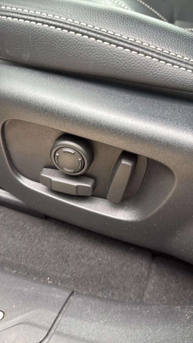 Land Rover Range Rover Velar 2.0d 204ps FACELIFT R-dynamic-2022g-22ц., снимка 15 - Автомобили и джипове - 52407898