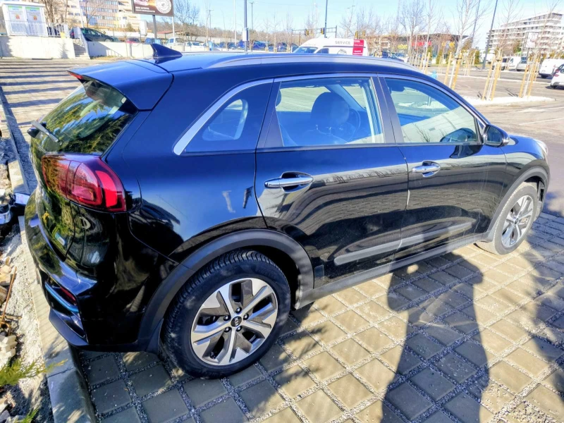 Kia Niro 65KWh/SOH100%/Термопомпа, снимка 3 - Автомобили и джипове - 53123210