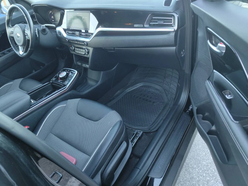 Kia Niro 65KWh/SOH100%/Термопомпа, снимка 12 - Автомобили и джипове - 53123210