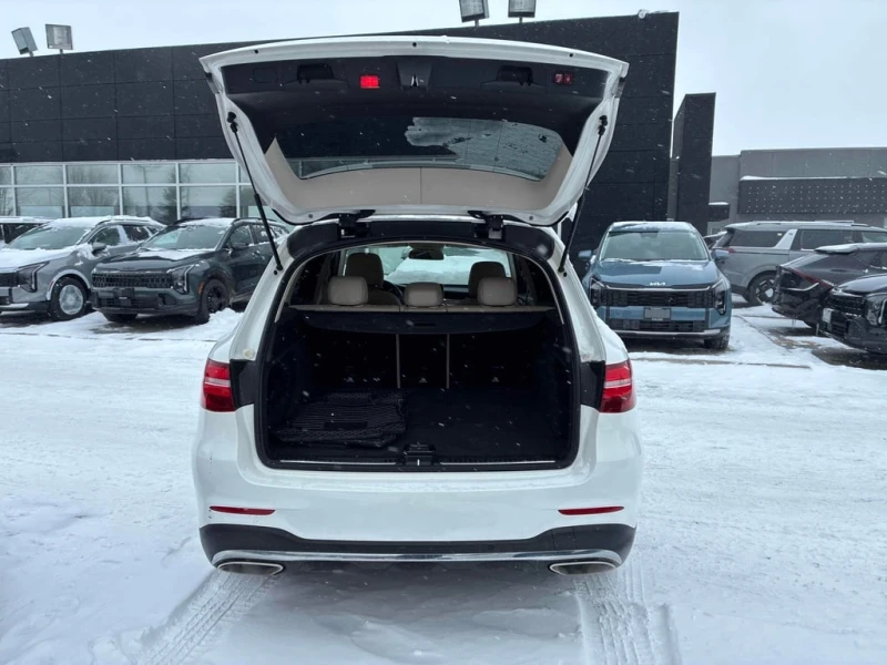 Mercedes-Benz GLC 300 * CARFAX * ПОДГРЕВИ * ЗАДНА КАМЕРА, снимка 12 - Автомобили и джипове - 53298610