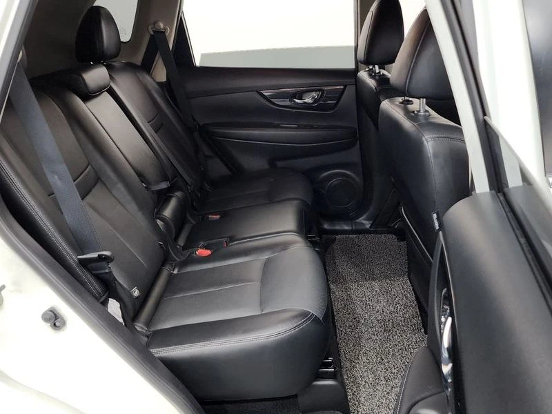 Nissan X-trail 2.5 Automatic, снимка 12 - Автомобили и джипове - 55932086