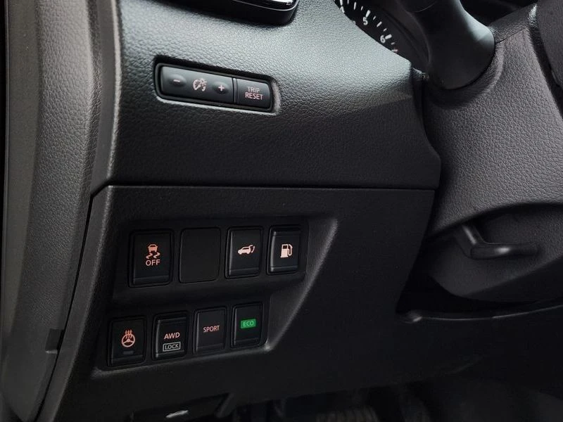 Nissan X-trail 2.5 Automatic, снимка 16 - Автомобили и джипове - 55932086