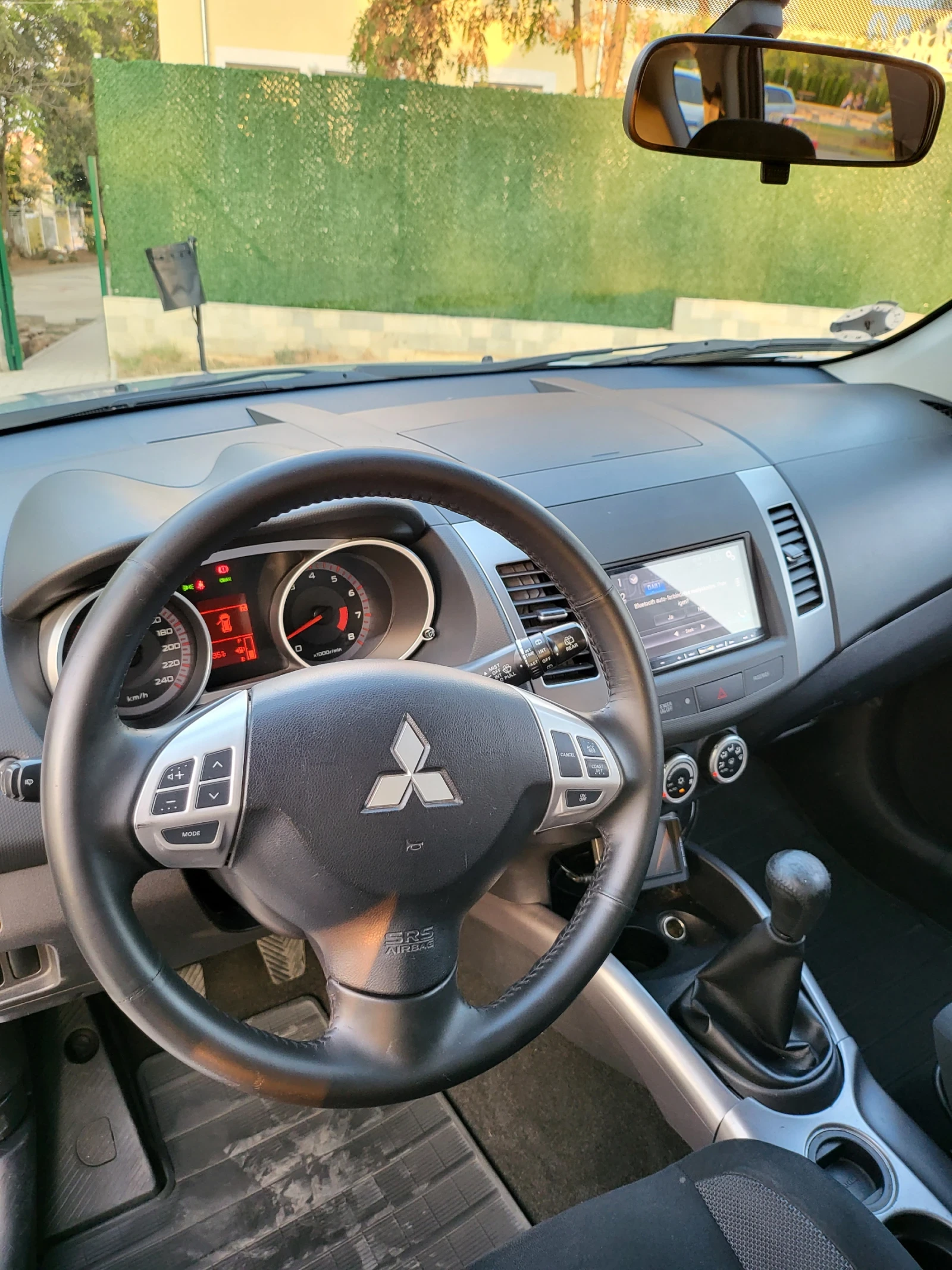 Mitsubishi Outlander 2.4 бензин 170к.с. - изображение 8