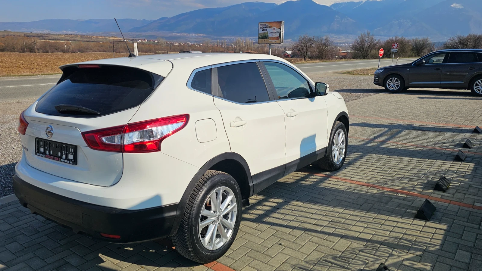 Nissan Qashqai 1.5DCI--KAMERA--NAVI, снимка 5 - Автомобили и джипове - 53749506