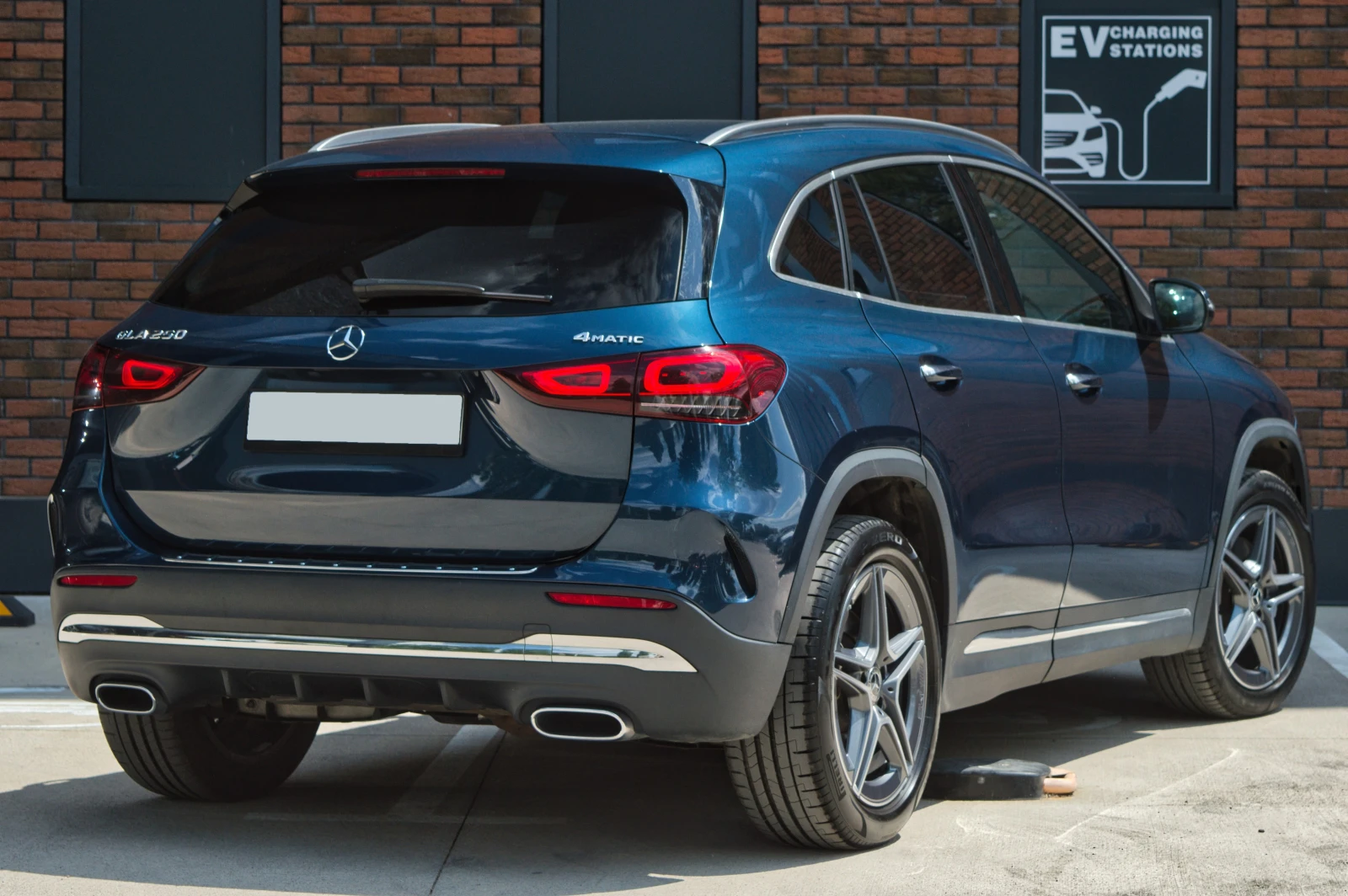 Mercedes-Benz GLA 250 AMG 4Matic 360 View, снимка 4 - Автомобили и джипове - 55063013