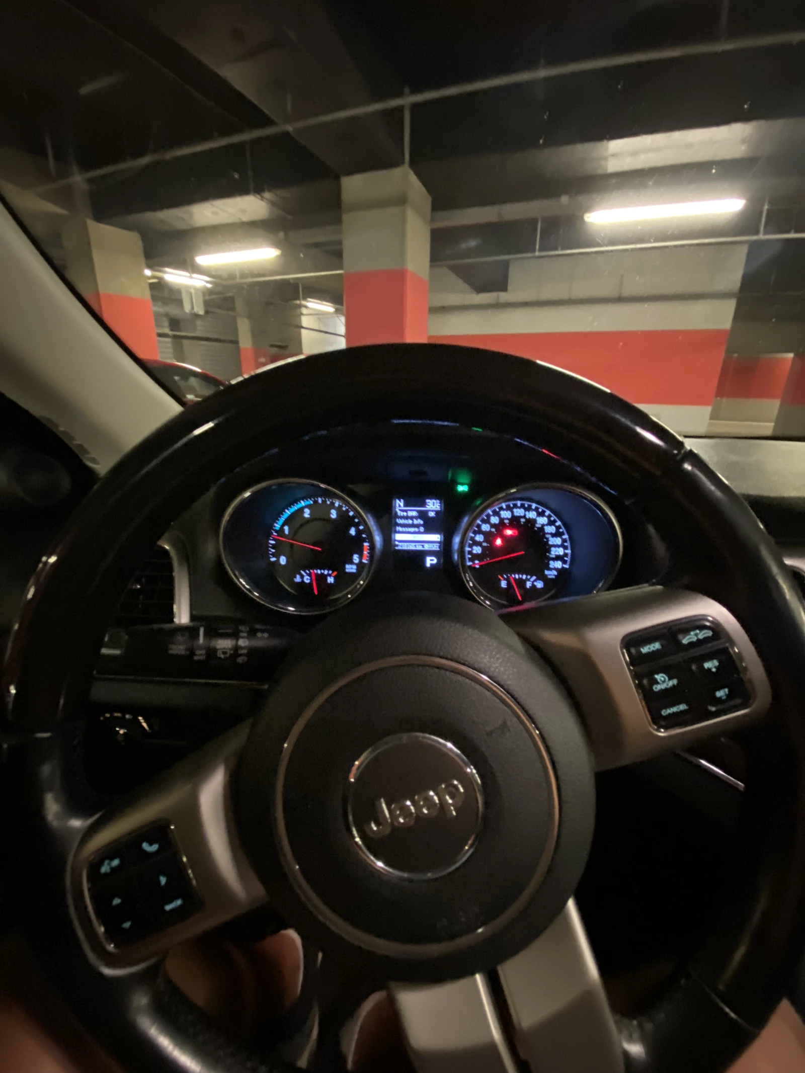 Jeep Grand cherokee Уникален! Реални км! * Подгрев * Обдух. * Панорама, снимка 10 - Автомобили и джипове - 55709648