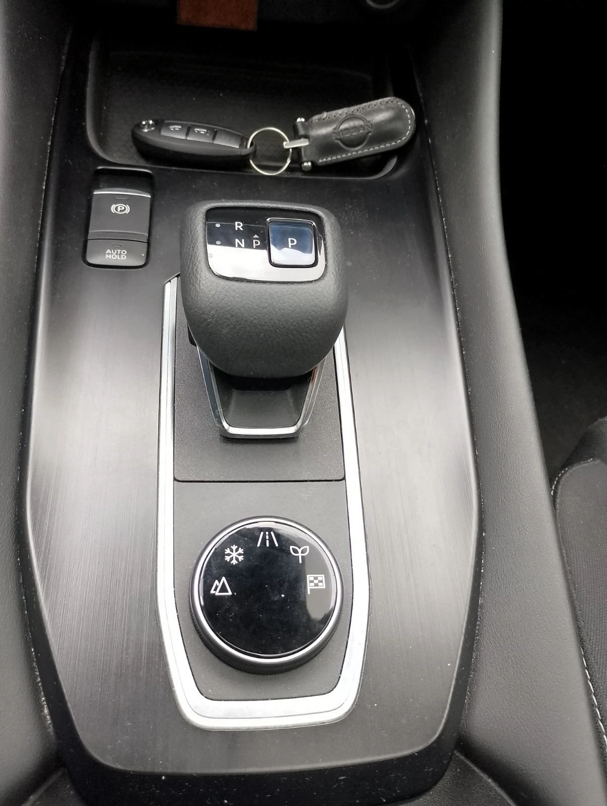 Nissan Qashqai, снимка 7 - Автомобили и джипове - 55871637
