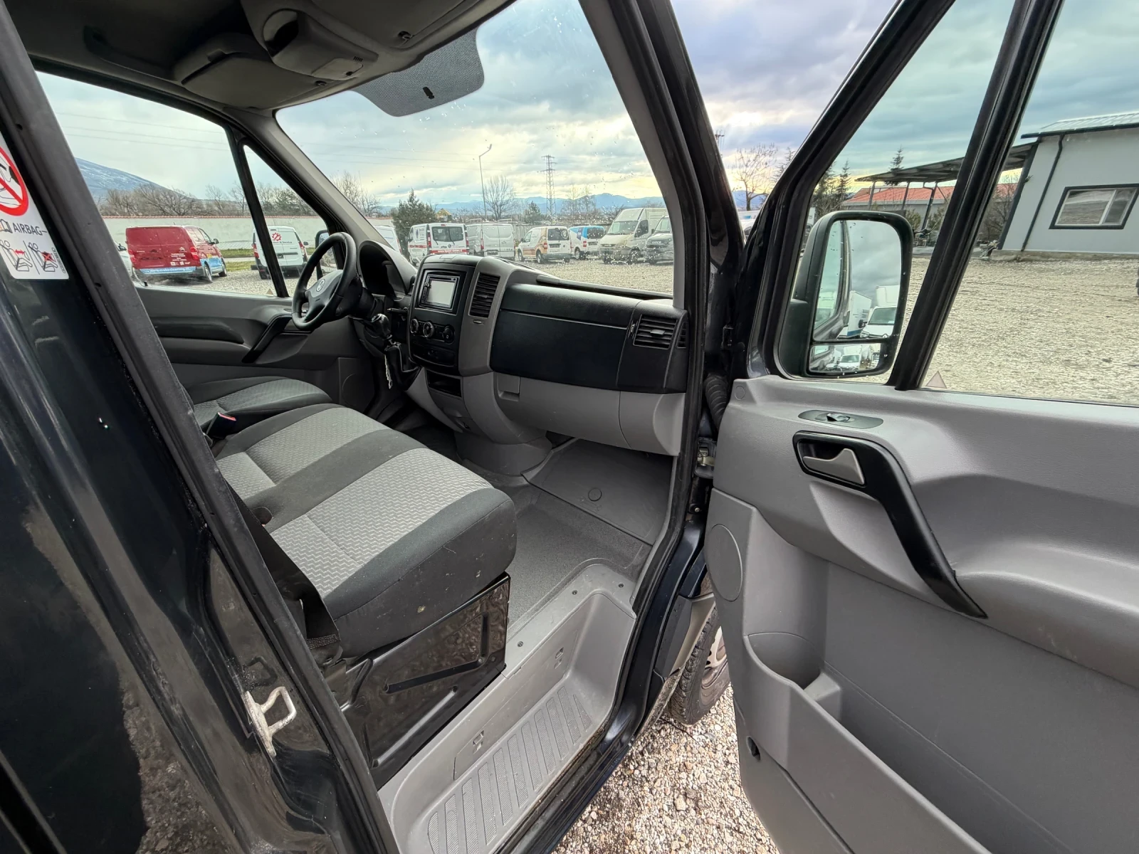 VW Crafter 2.0TDI!KLIMA!183XKM! | Mobile.bg � ����������� 11