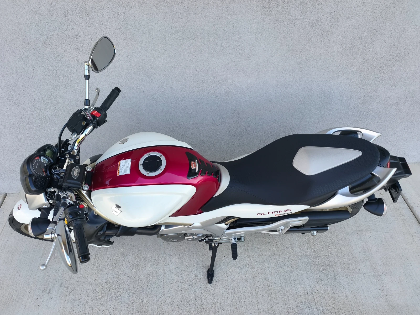 Suzuki Gladius 650i, 12.524 km, 2010 година, ЛИЗИНГ , снимка 8 - Мотоциклети и мототехника - 55539770