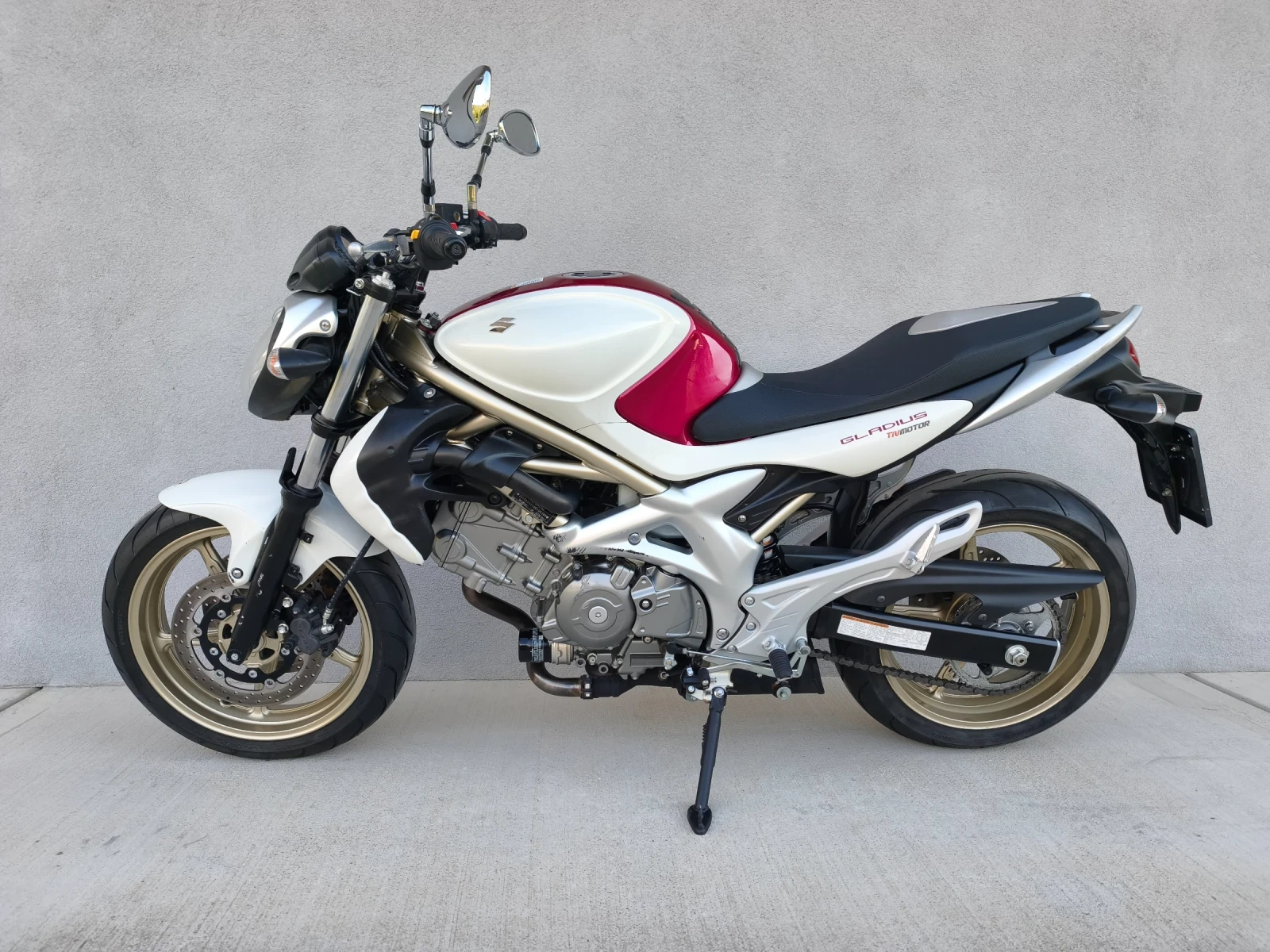 Suzuki Gladius 650i, 12.524 km, 2010 година, ЛИЗИНГ , снимка 11 - Мотоциклети и мототехника - 55539770