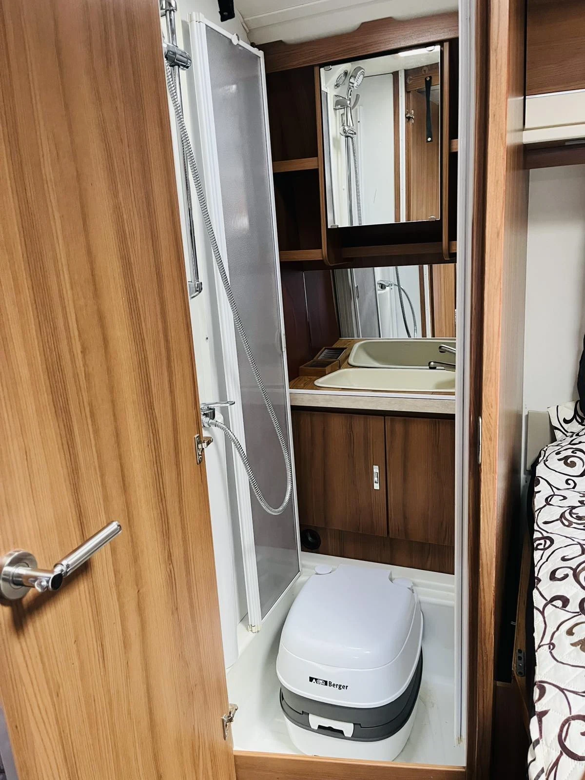 Каравана Tabbert Bellini 620 - изображение 8