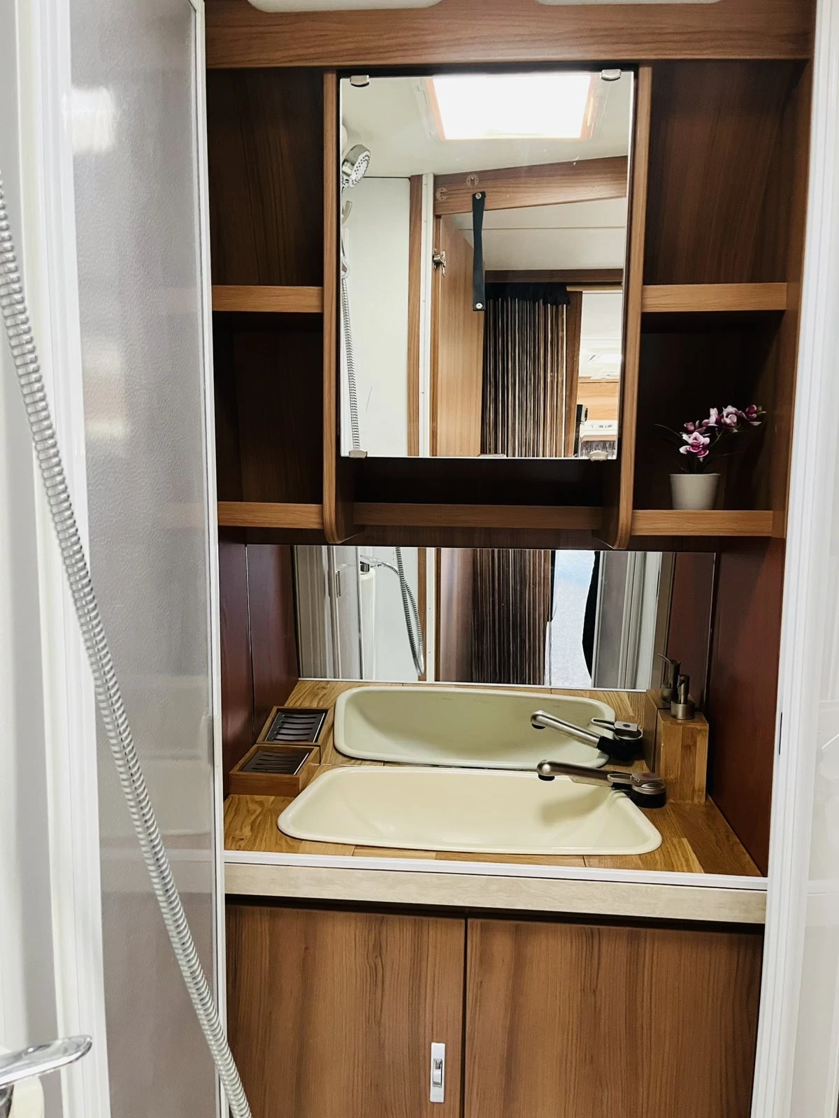 Каравана Tabbert Bellini 620 - изображение 9