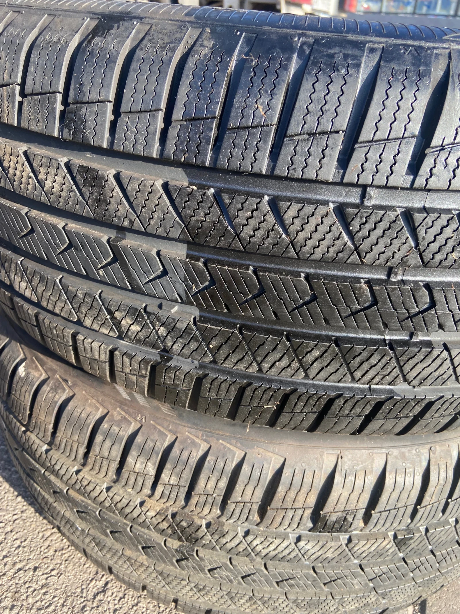 Гуми Зимни 255/45R20