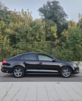     VW Jetta 1.6TDI  Bluemotion Comfortable 2013