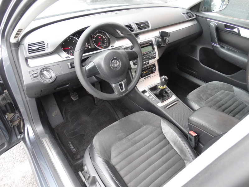 VW Passat 2,0 TDI, снимка 8 - Автомобили и джипове - 39509015