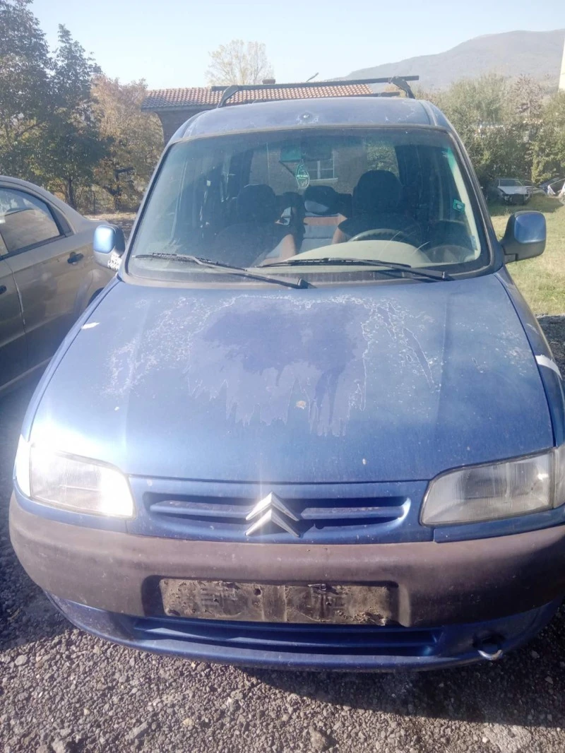 Citroen Berlingo 1.4 benzi, снимка 1 - Автомобили и джипове - 47429874