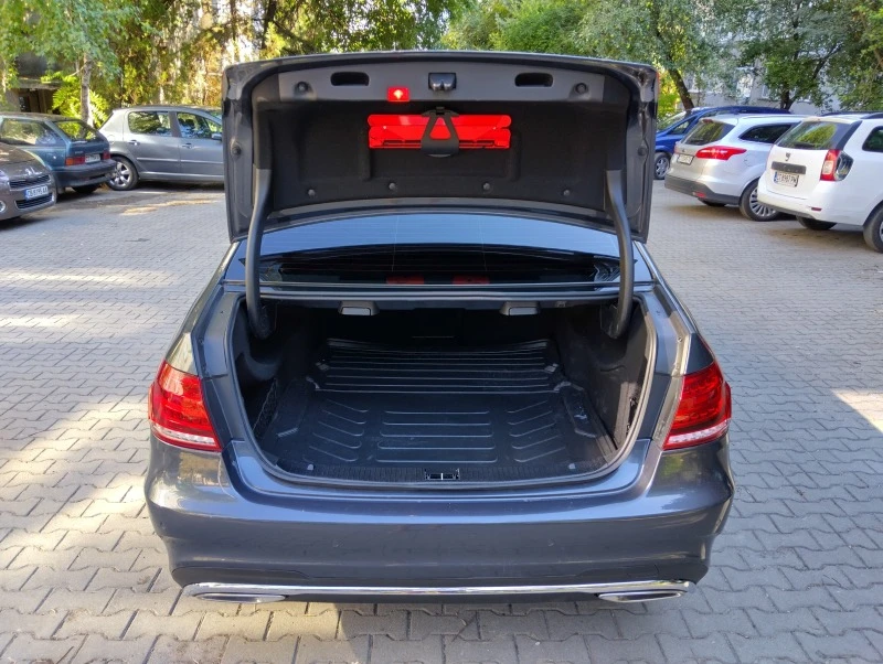 Mercedes-Benz E 200 AMG , снимка 10 - Автомобили и джипове - 46538672