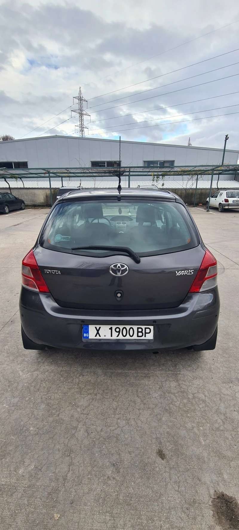 Toyota Yaris 1.3i, снимка 5 - Автомобили и джипове - 48095941