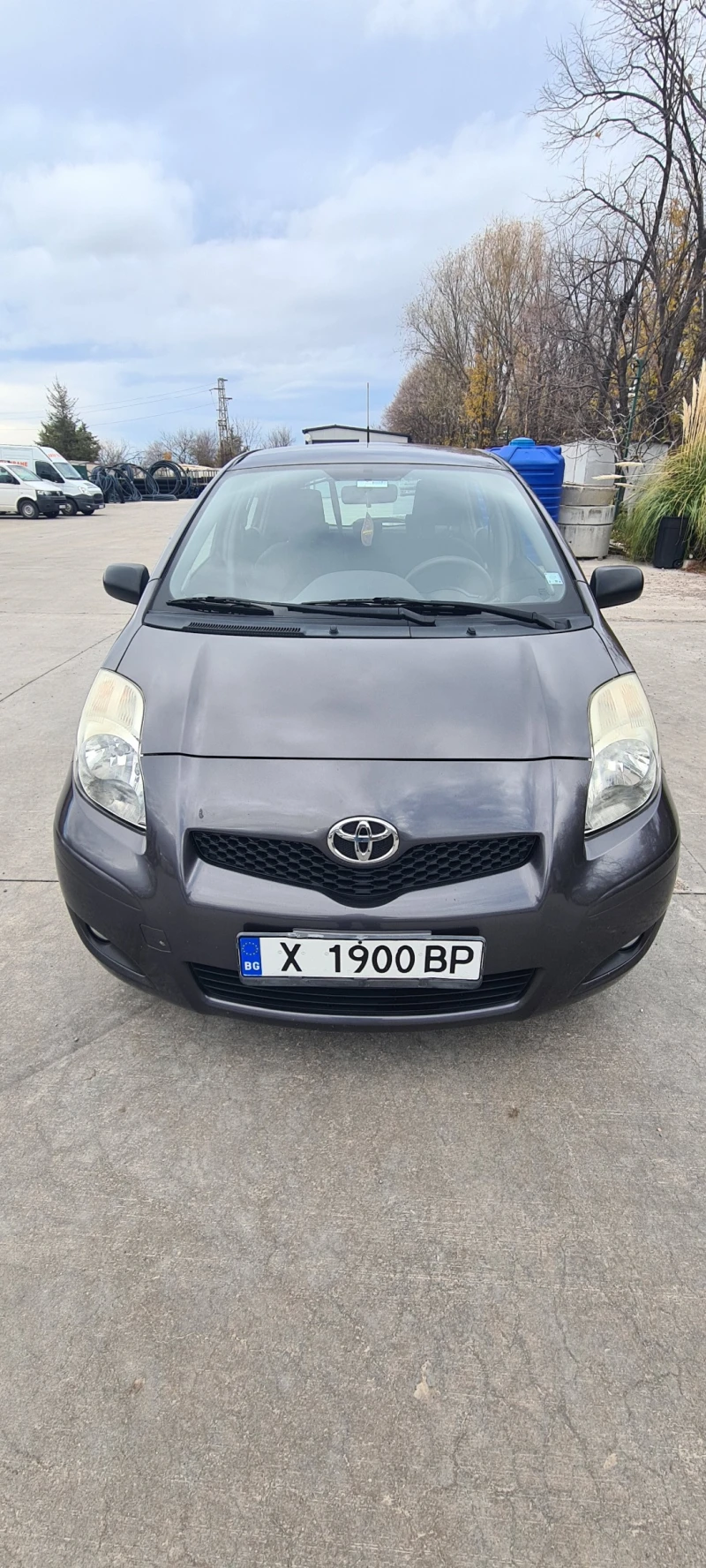 Toyota Yaris 1.3i, снимка 4 - Автомобили и джипове - 48095941