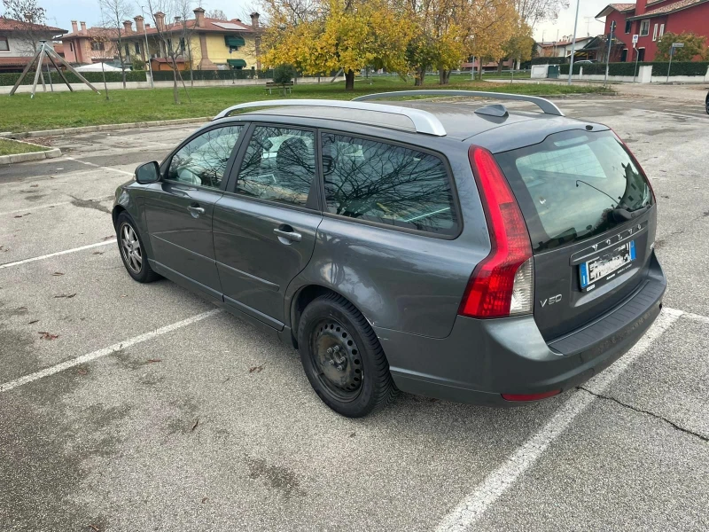 Volvo V50 2.0D 136кс КОЖА АВТОПИЛОТ FACELIFT KINETIK, снимка 2 - Автомобили и джипове - 51511387