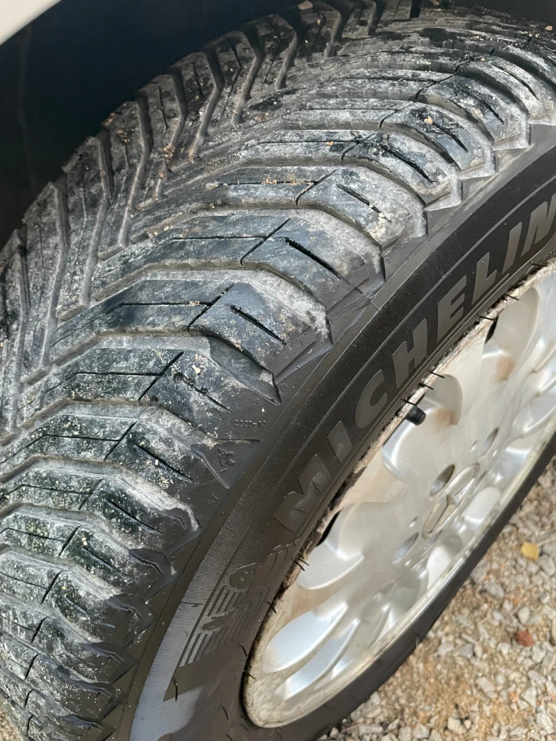 Mercedes-Benz E 270 КОЖА/НОВИ ГУМИ/МНОГО ЗАПАЗЕН/РЕАЛЕН ПРОБЕГ/, снимка 14 - Автомобили и джипове - 52495782