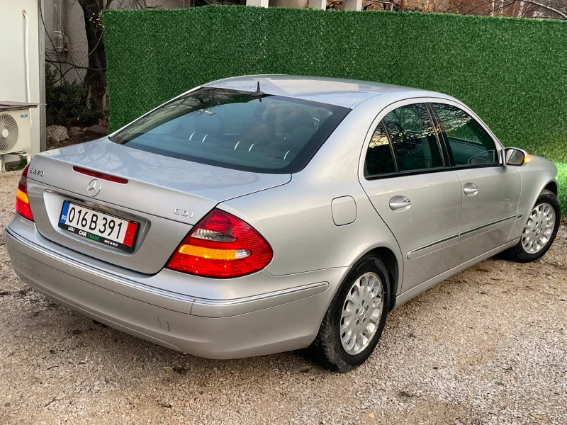 Mercedes-Benz E 270 КОЖА/НОВИ ГУМИ/МНОГО ЗАПАЗЕН/РЕАЛЕН ПРОБЕГ/, снимка 4 - Автомобили и джипове - 52495782