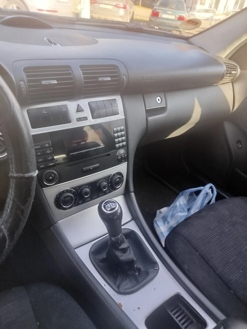 Mercedes-Benz C 220, снимка 9 - Автомобили и джипове - 52808937