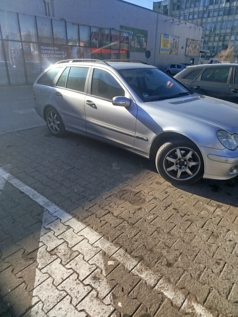 Mercedes-Benz C 220, снимка 3 - Автомобили и джипове - 52808937