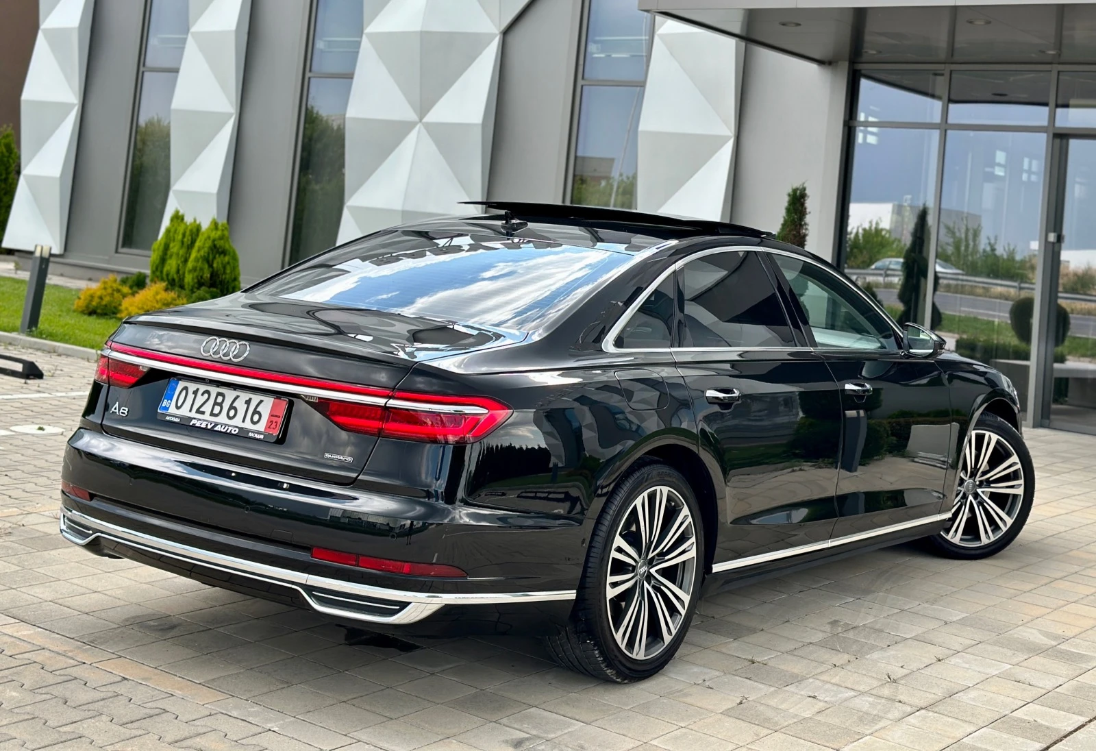 Audi A8 50TDI#DISTRONIC#PODGREV#OBDUH#PANORAMA#360 CAMERA# - изображение 5