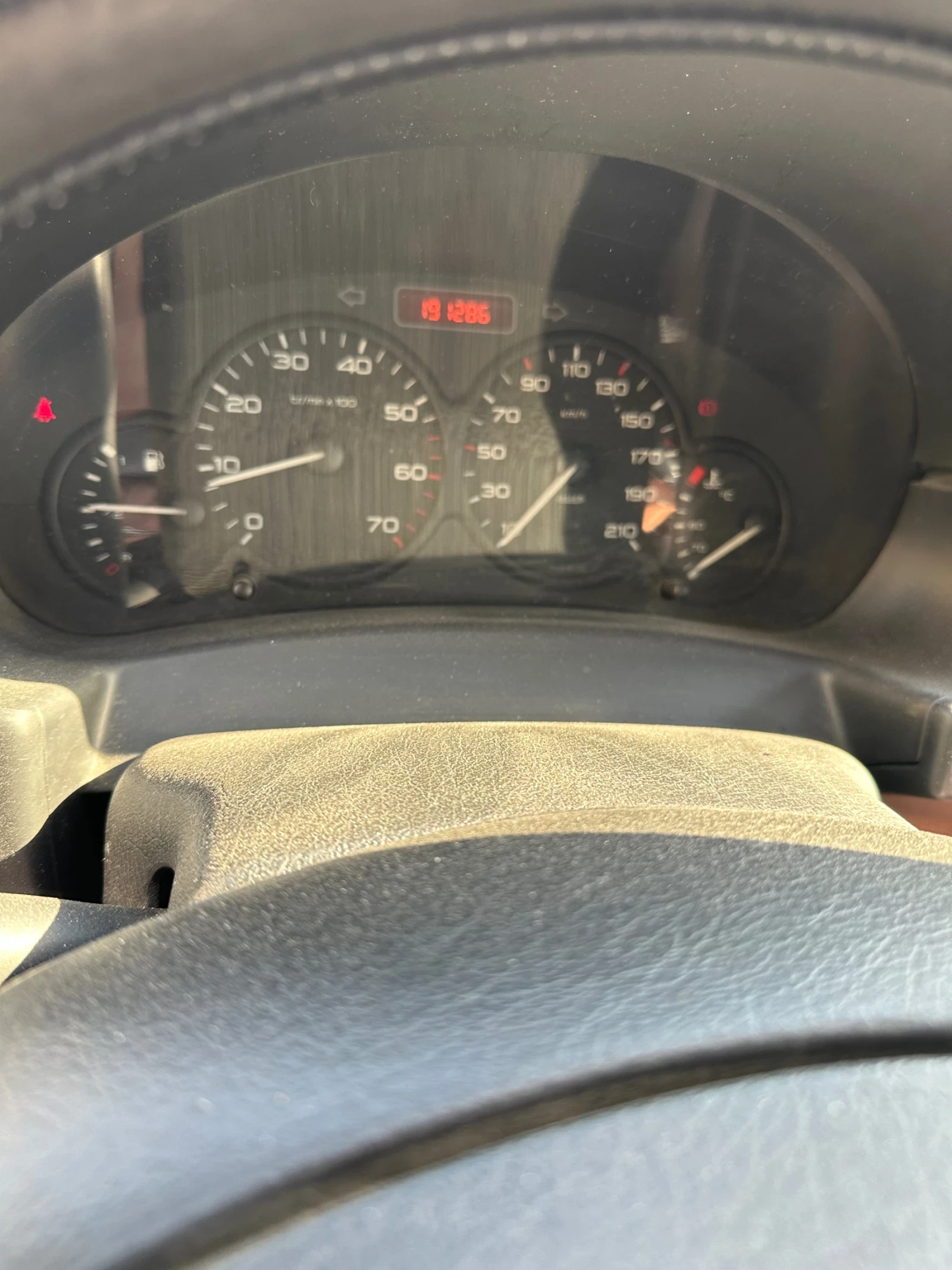 Peugeot Partner 1.6HDI - изображение 9