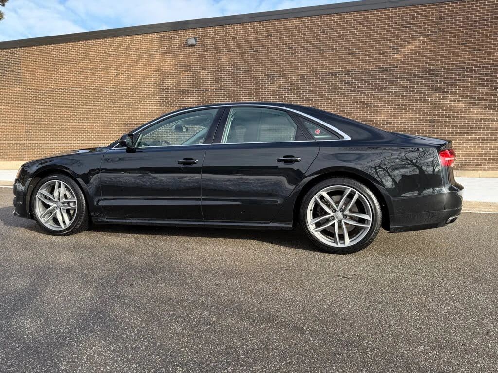 Audi A8 4.0* quattro* АвтоКредит* (ЦЕНА ДО БГ) - изображение 4