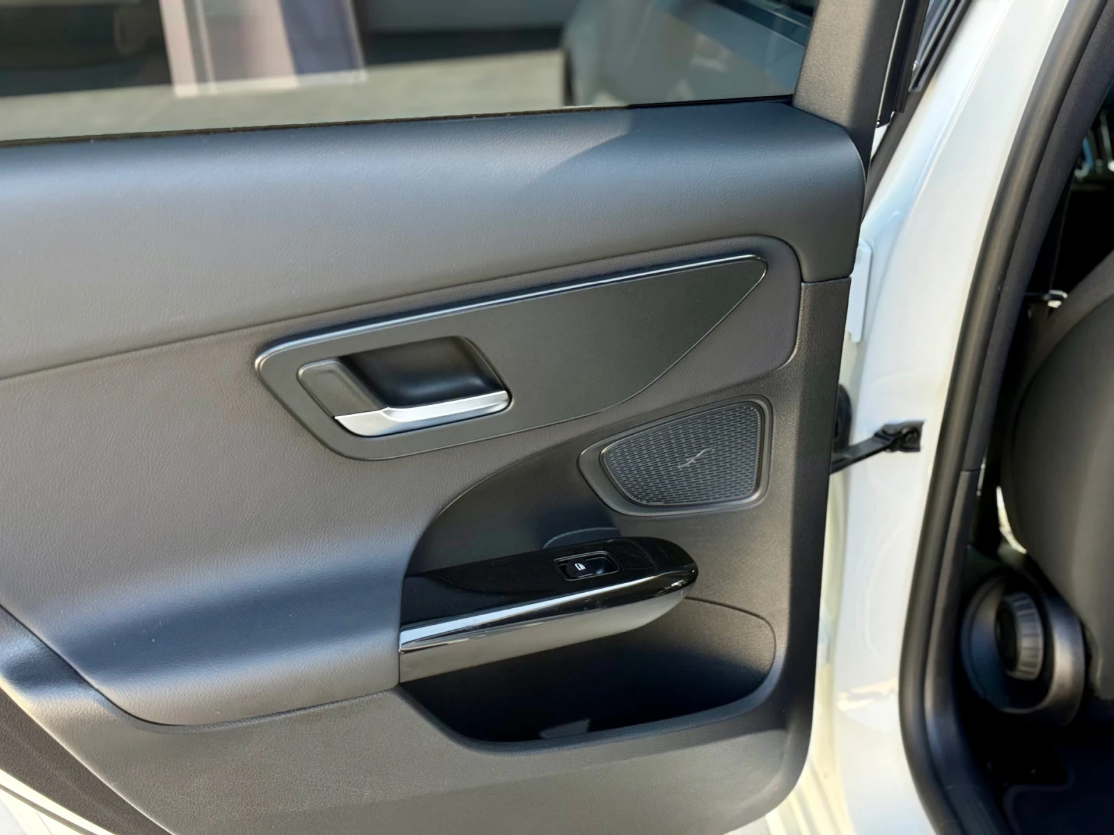 Mercedes-Benz C 220 220HP / MILD-HYBRID / AVANTGARDE / ПОДГРЕВ / NAVI , снимка 15 - Автомобили и джипове - 53860772