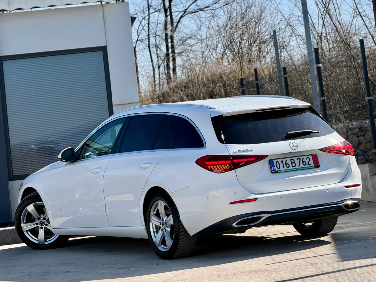 Mercedes-Benz C 220 220HP / MILD-HYBRID / AVANTGARDE / ПОДГРЕВ / NAVI , снимка 4 - Автомобили и джипове - 53860772