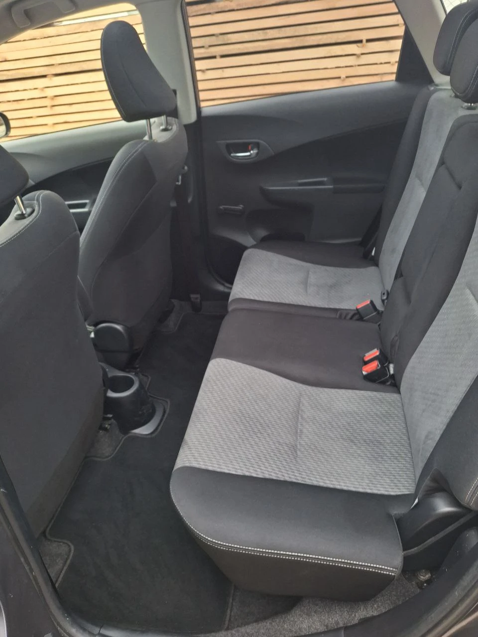 Toyota Verso S, снимка 17 - Автомобили и джипове - 53866502