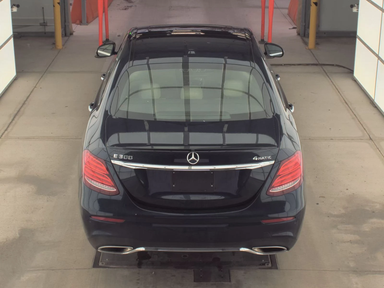 Mercedes-Benz E 300 AMG* PACK* 4MATIC* BURMESTER* МЪРТВА* ТОЧКА* МАСАЖ, снимка 8 - Автомобили и джипове - 53914754