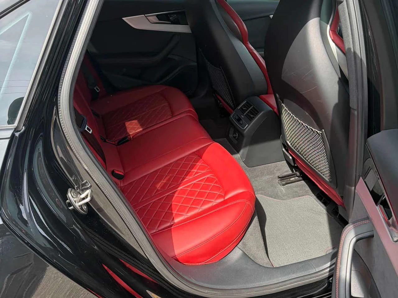 Audi S4 * Progressiv * ДИСТРОНИК * ПОДГРЕВ * КАМЕРА * CARP, снимка 13 - Автомобили и джипове - 53977559