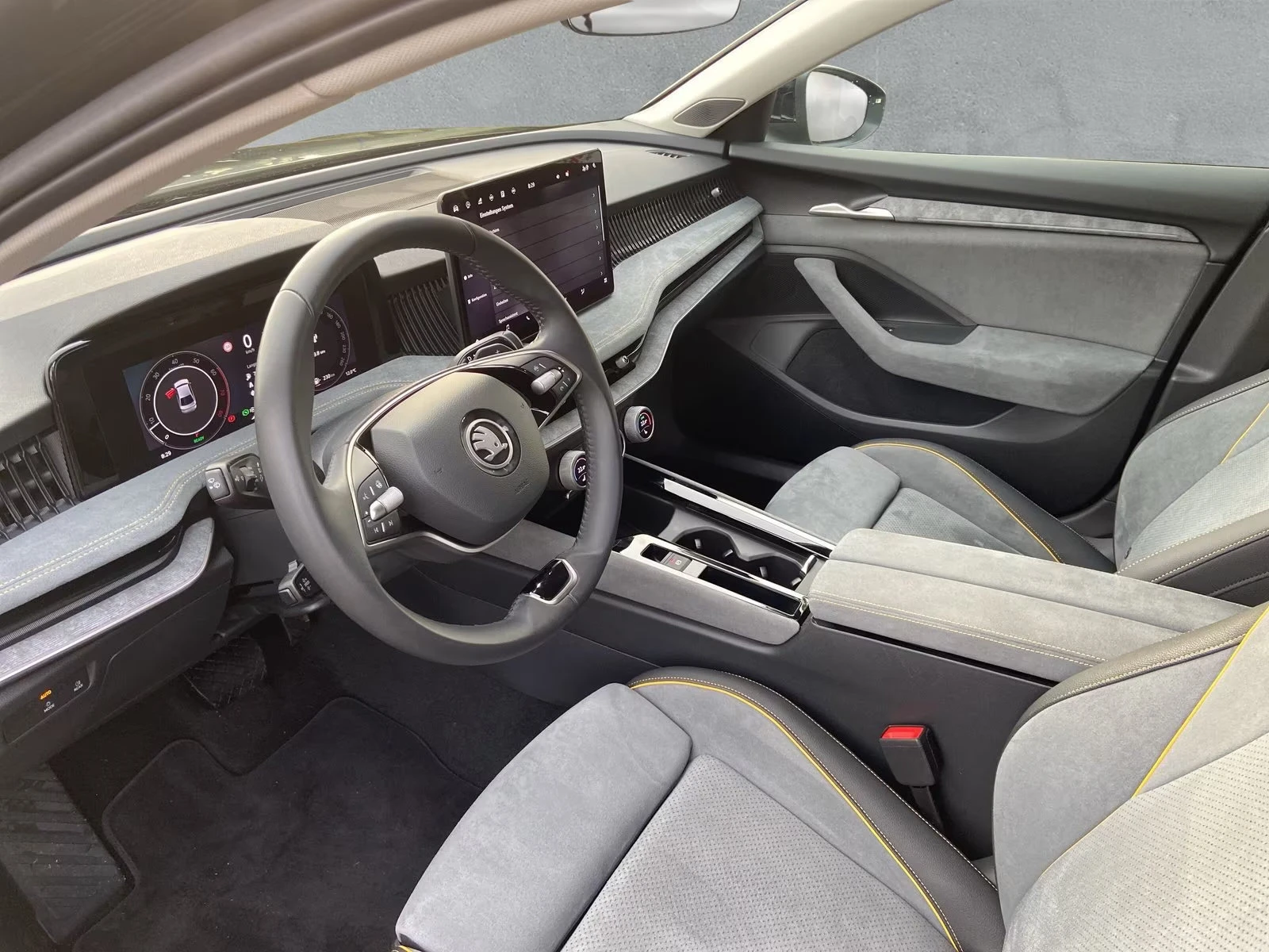 Skoda Superb 1.5TSI/150HP/SELECTION/DSG/CAM/AHK/ACC/CPLAY/127q, снимка 8 - Автомобили и джипове - 54109627