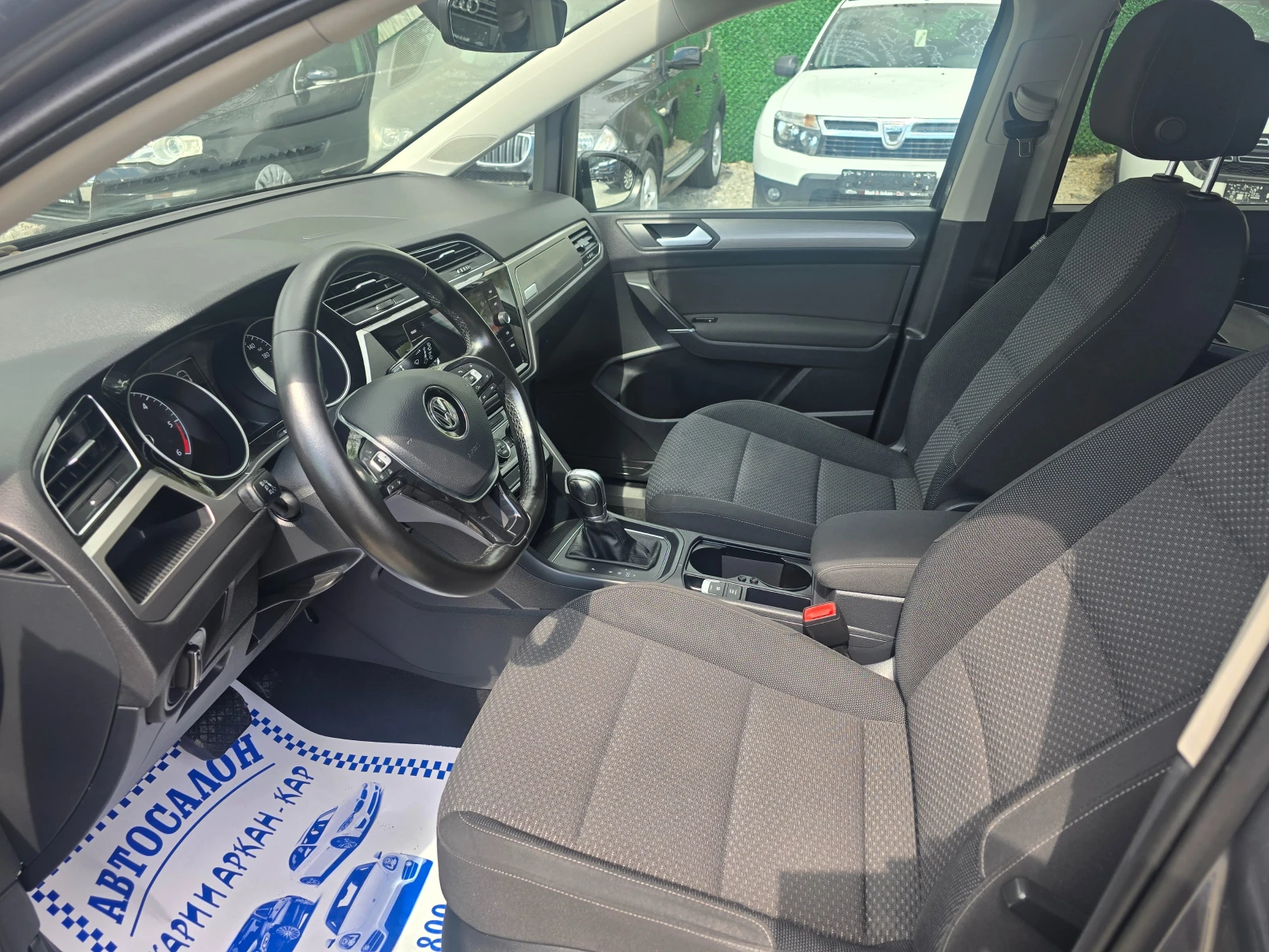 VW Touran 1.6TDI-ЕВРО 6В-АВТОМАТИК-7 МЕСТЕН, снимка 9 - Автомобили и джипове - 54157734