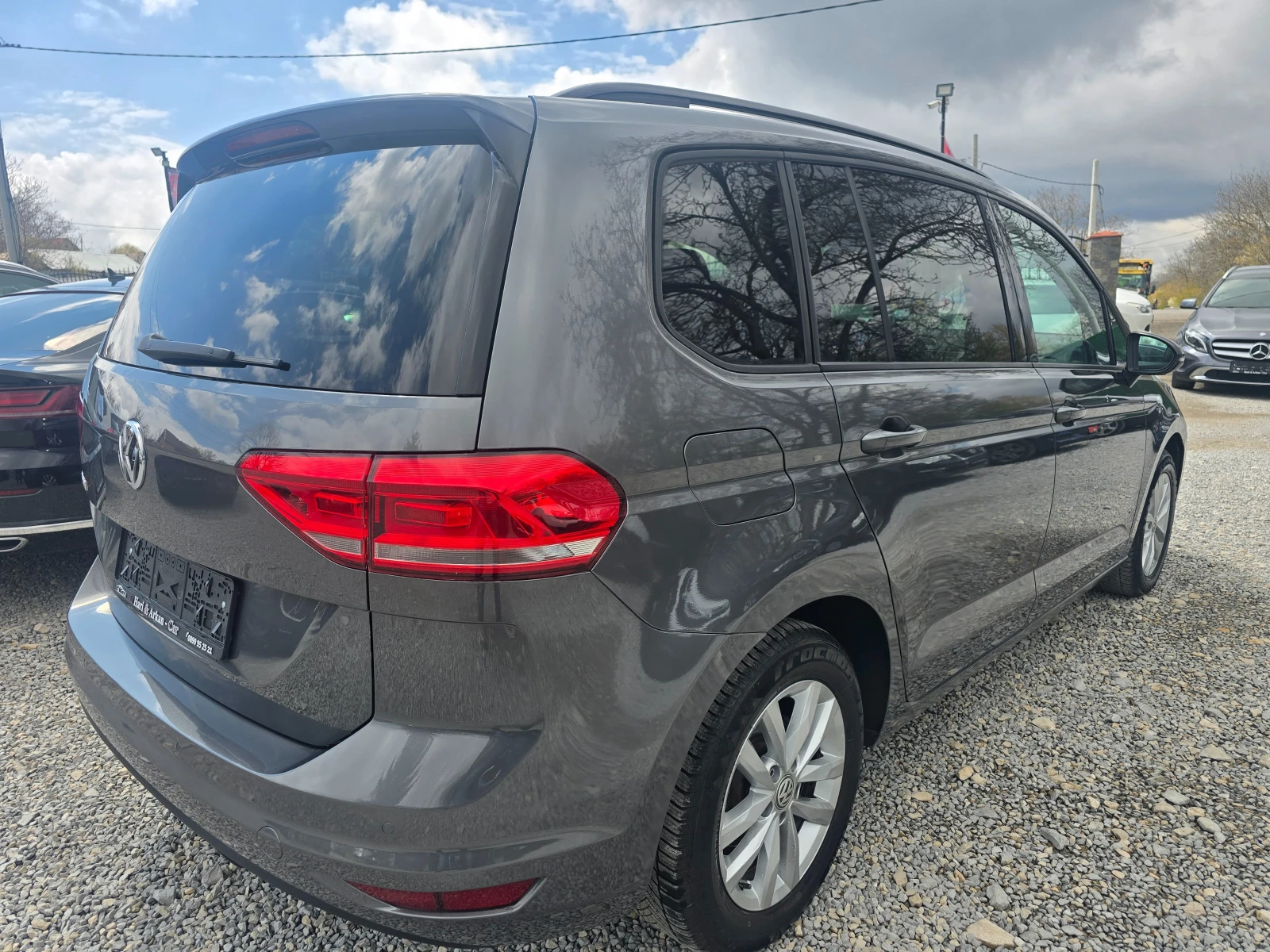 VW Touran 1.6TDI-ЕВРО 6В-АВТОМАТИК-7 МЕСТЕН, снимка 6 - Автомобили и джипове - 54157734