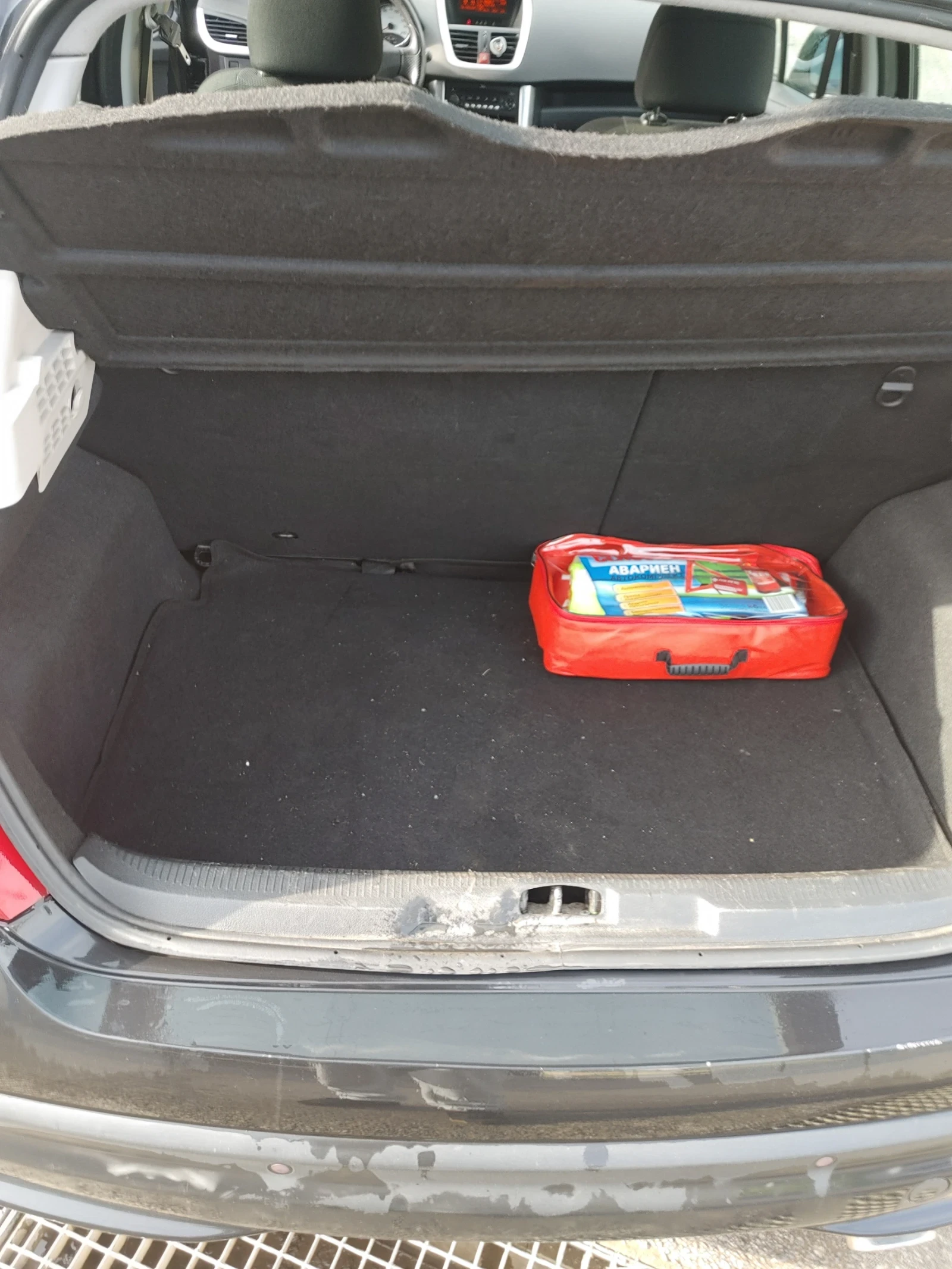 Peugeot 207, снимка 12 - Автомобили и джипове - 54247140