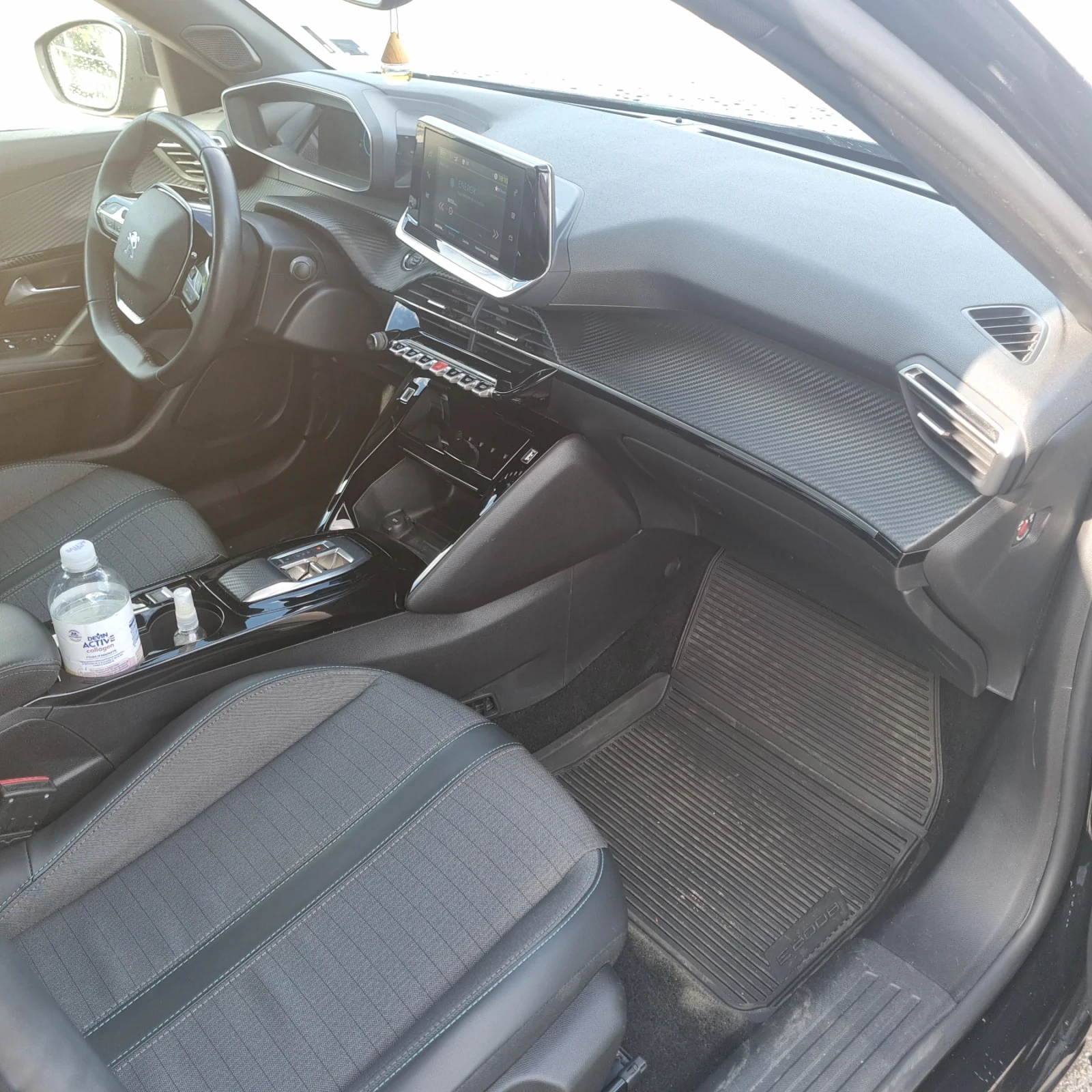 Peugeot 2008 Allure, снимка 7 - Автомобили и джипове - 54692394