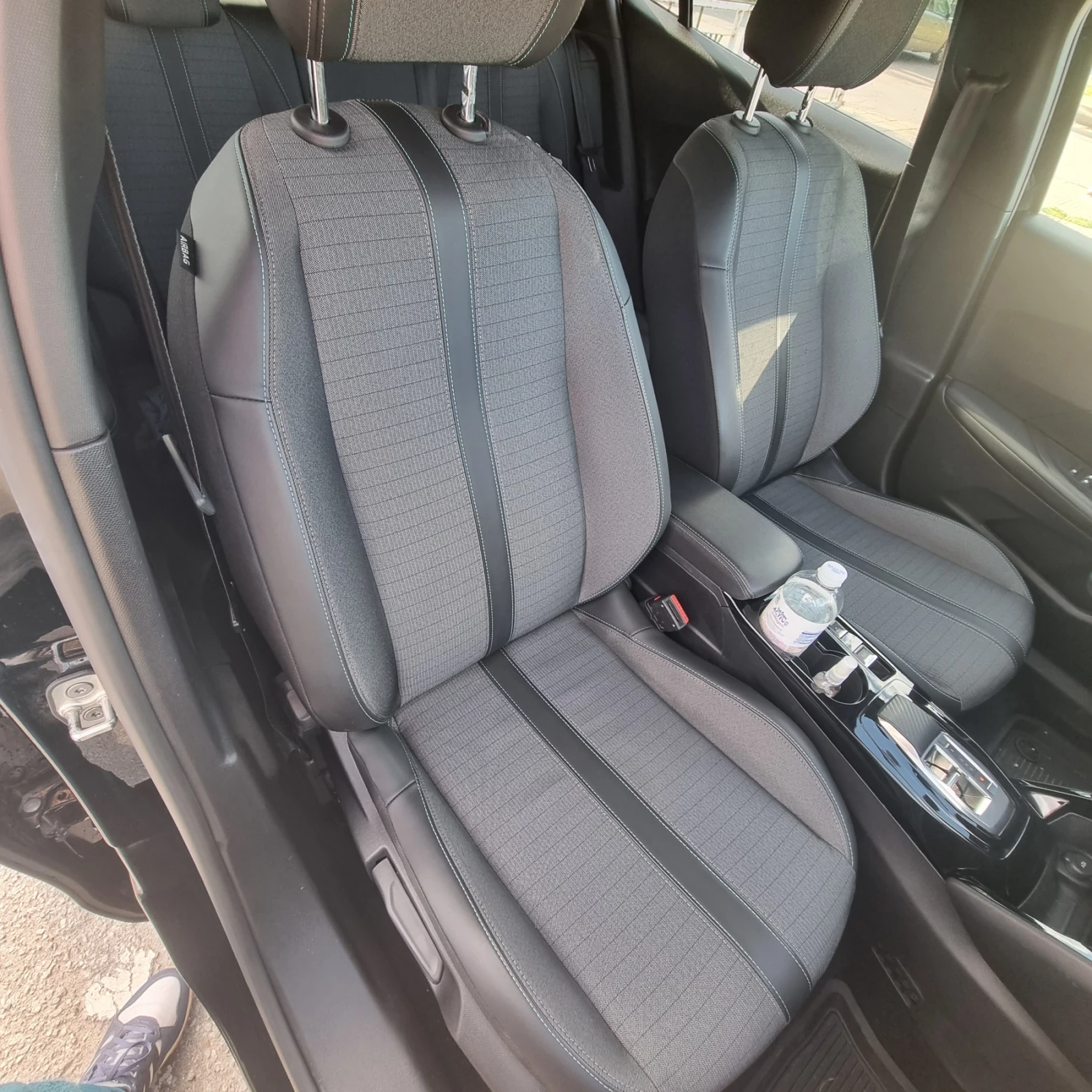 Peugeot 2008 Allure, снимка 8 - Автомобили и джипове - 54692394
