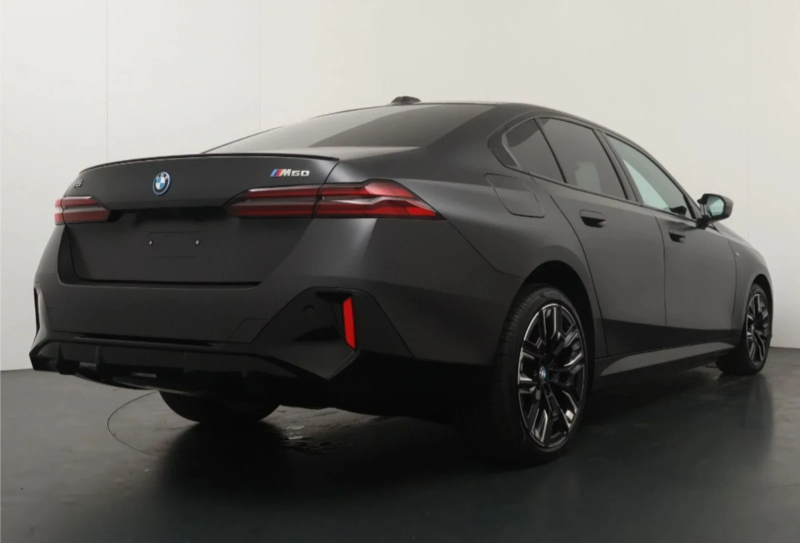 BMW i5, снимка 3 - Автомобили и джипове - 54883070