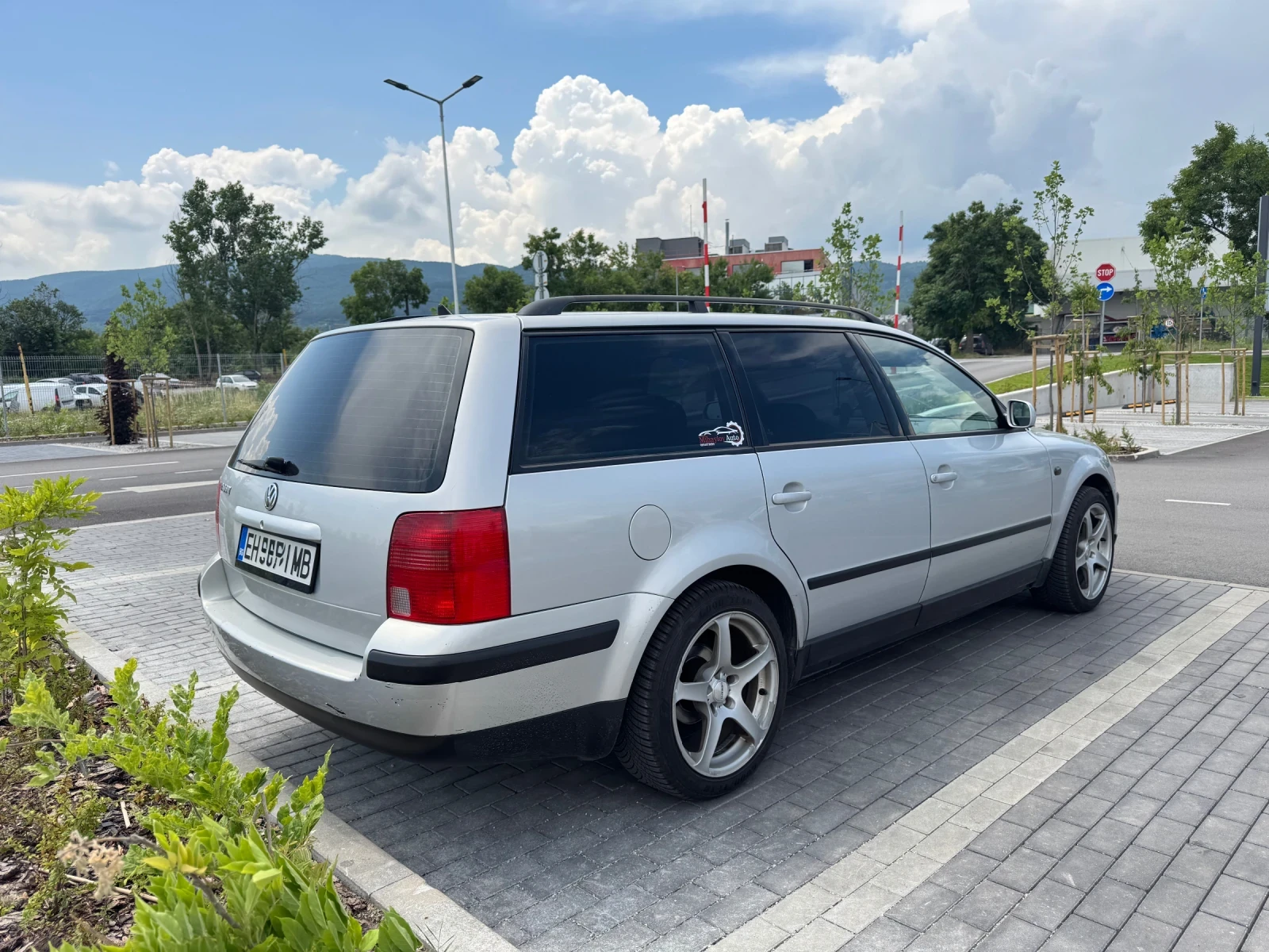VW Passat 1.8T, снимка 3 - Автомобили и джипове - 55010424