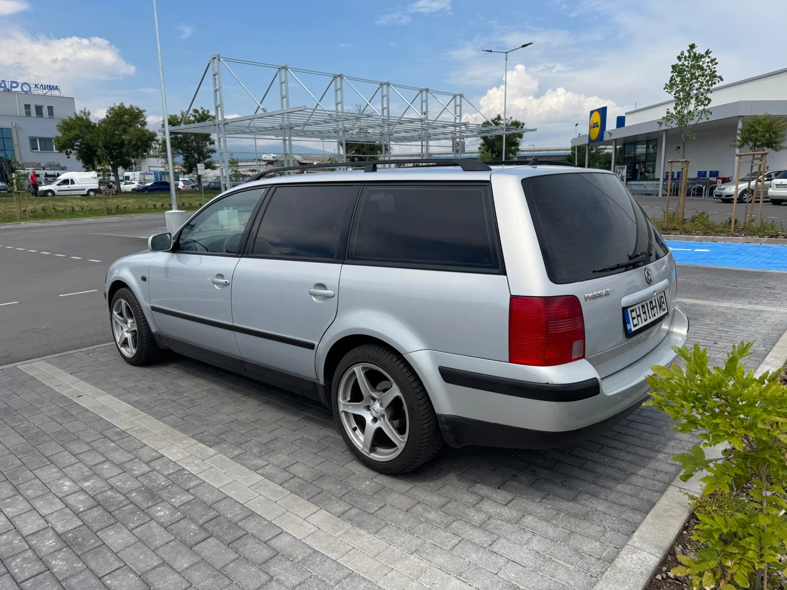 VW Passat 1.8T, снимка 4 - Автомобили и джипове - 55010424