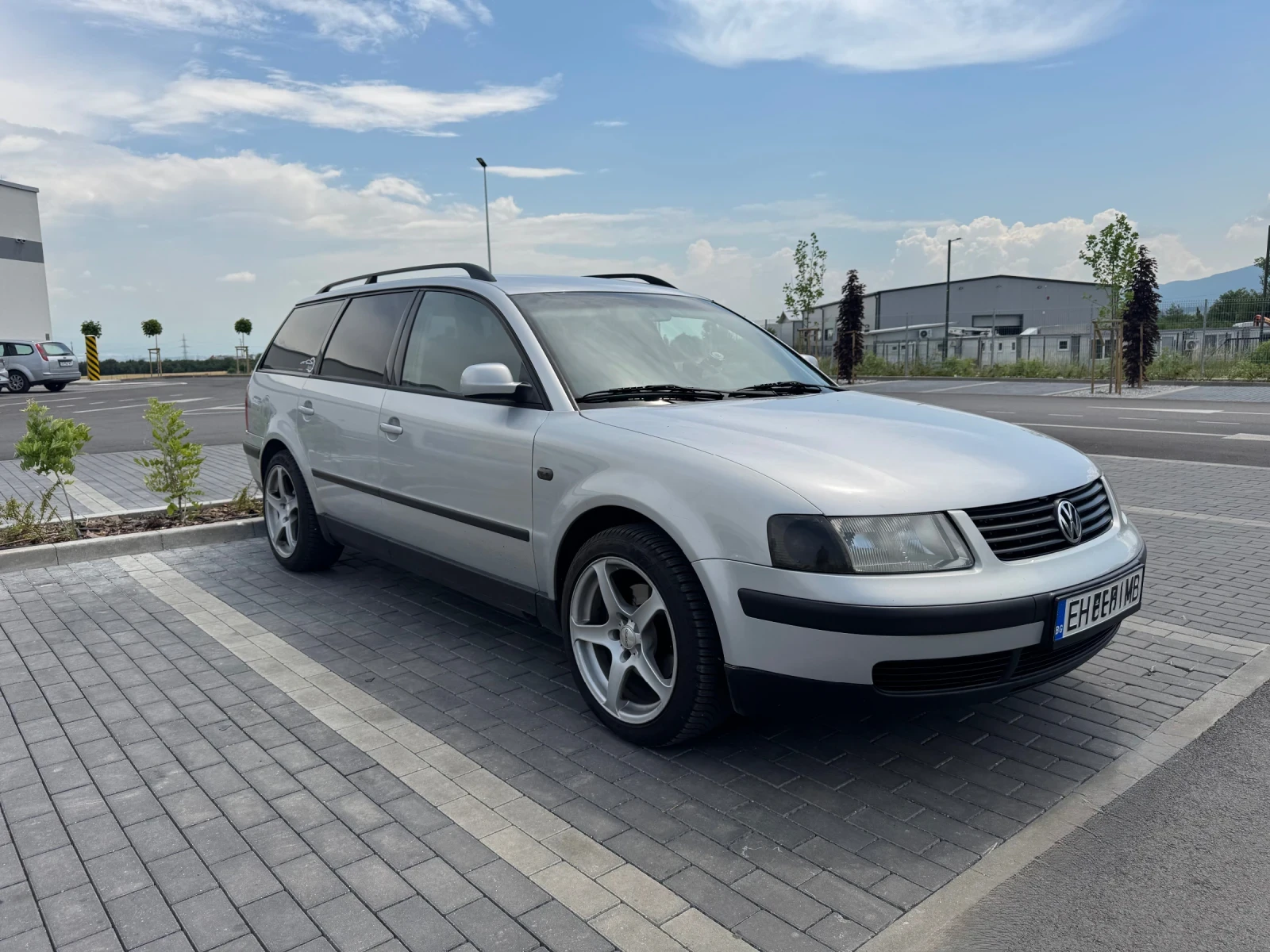 VW Passat 1.8T, снимка 2 - Автомобили и джипове - 55010424