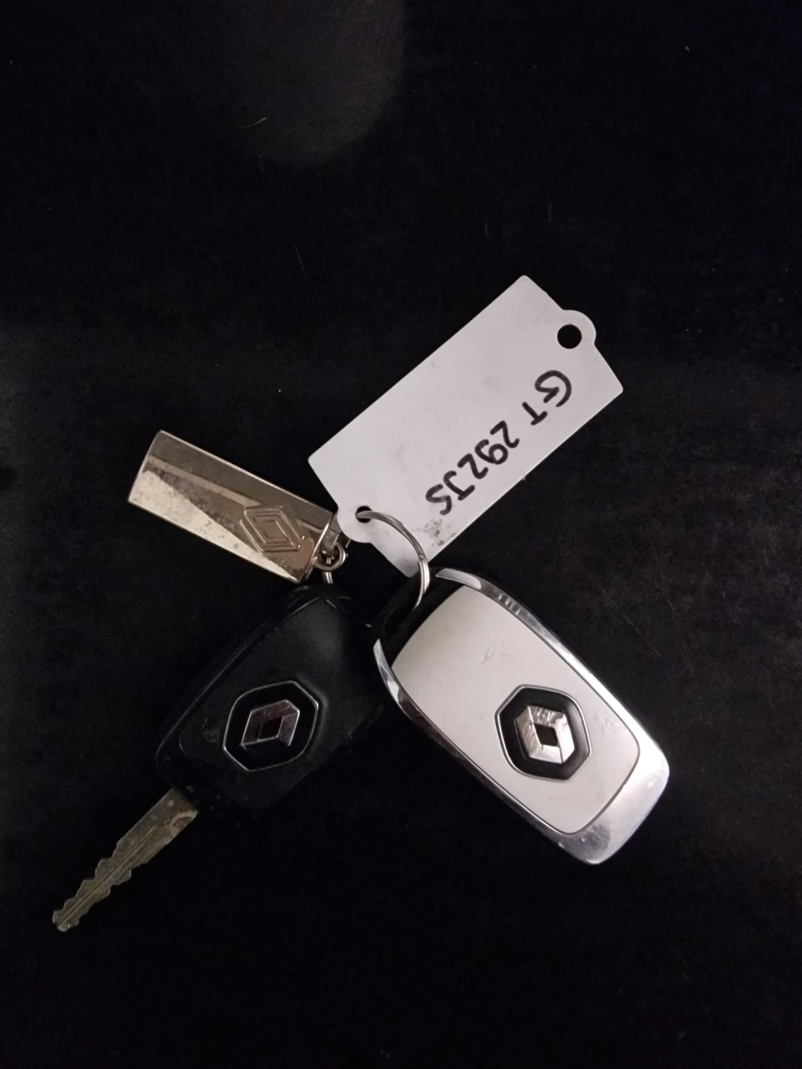 Renault Clio 1.6 E-tech Hybrid , снимка 12 - Автомобили и джипове - 55084742