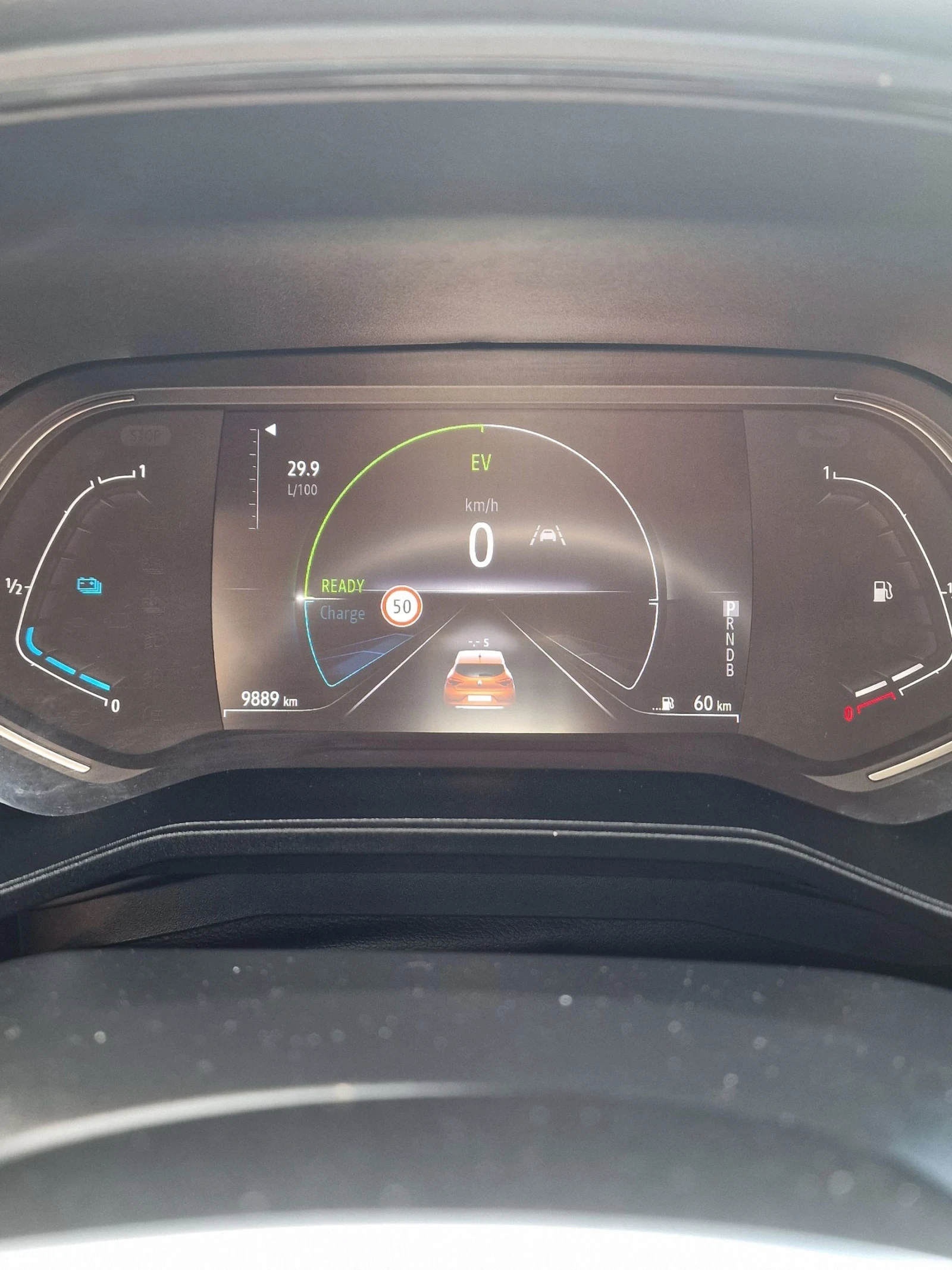 Renault Clio 1.6 E-tech Hybrid , снимка 7 - Автомобили и джипове - 55084742