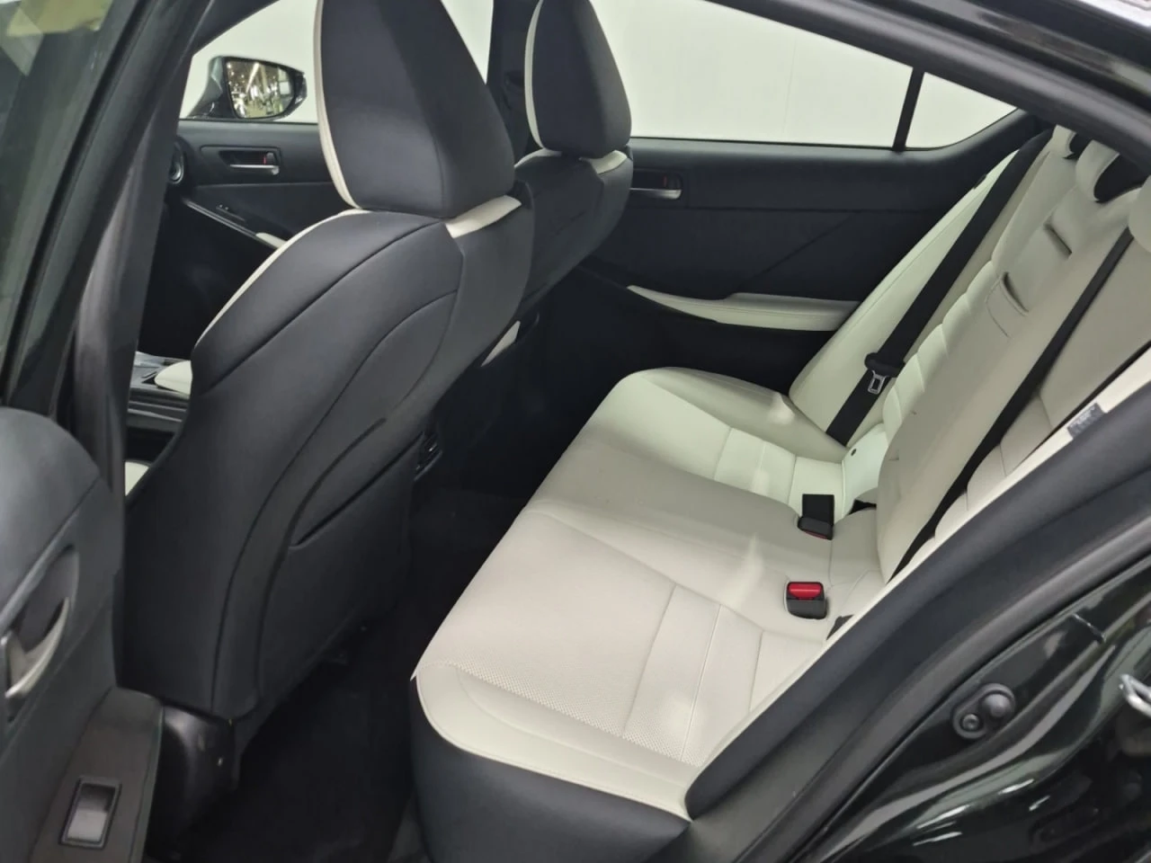 Lexus IS 350 AWD 3.5L 6cyl, снимка 9 - Автомобили и джипове - 55134930