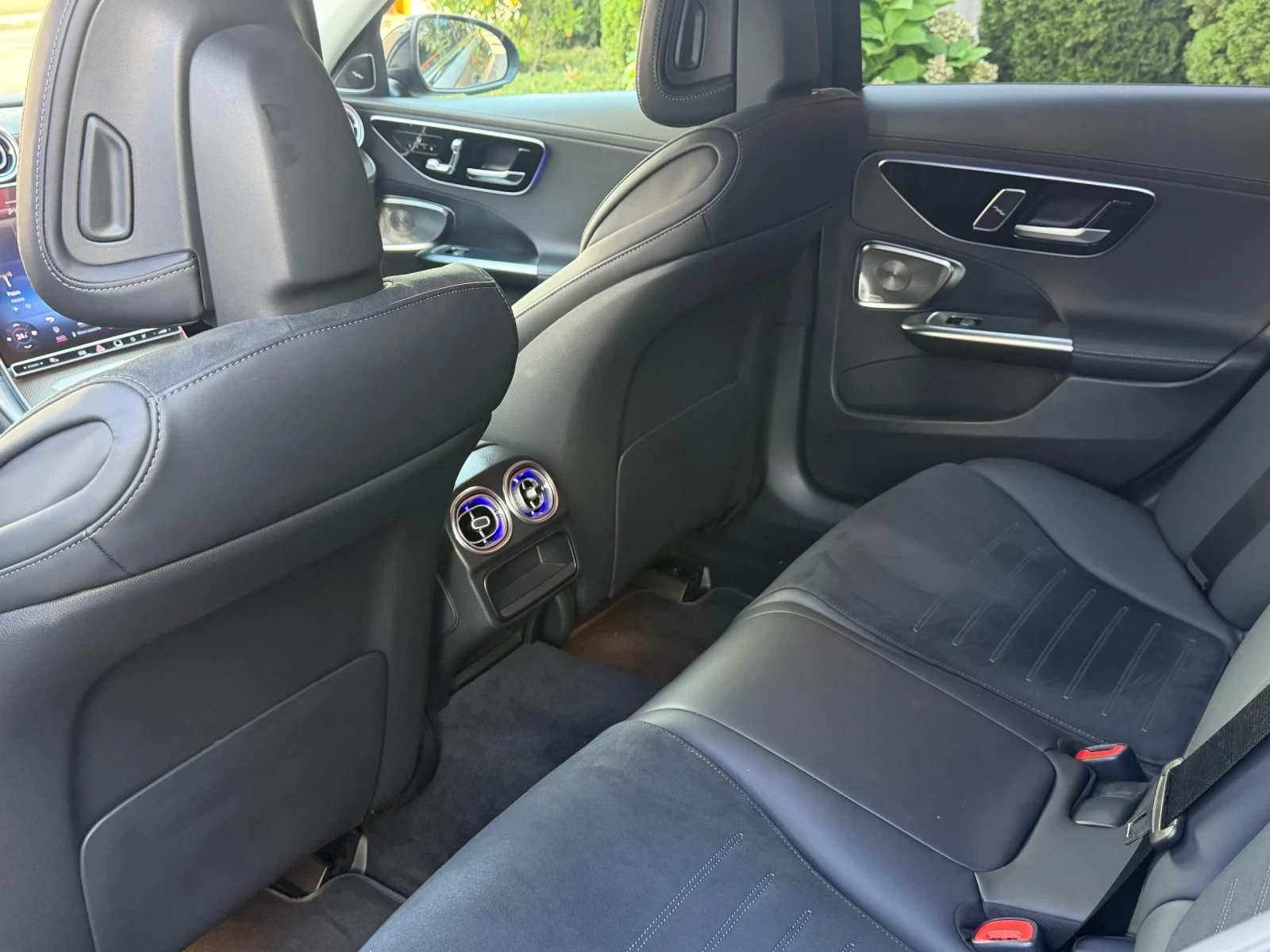 Mercedes-Benz C 220 D AMG, снимка 12 - Автомобили и джипове - 55931103